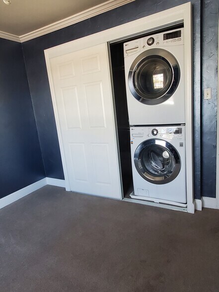 Building Photo - 7110 S Gaylord St