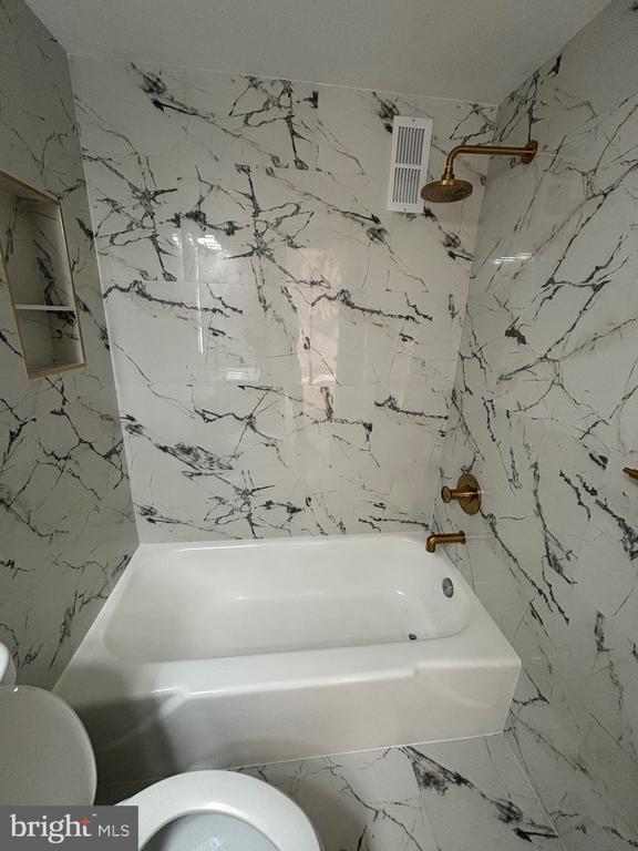 Building Photo - 3450 Toledo Terrace