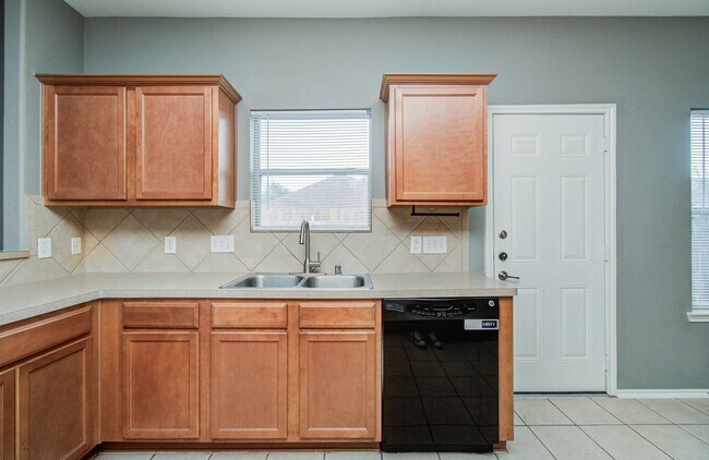 Building Photo - 14034 Chelseahurst Ln