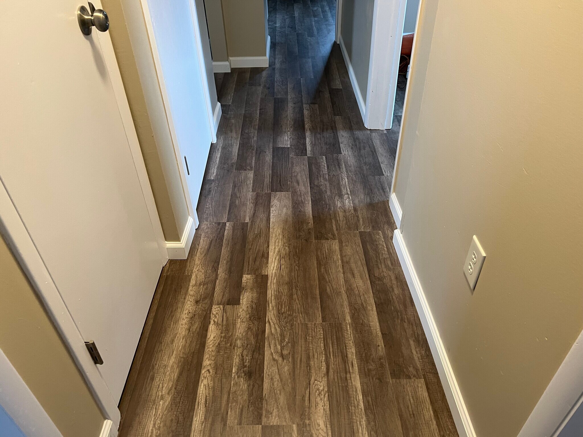 Building Photo - 132 S Apple St