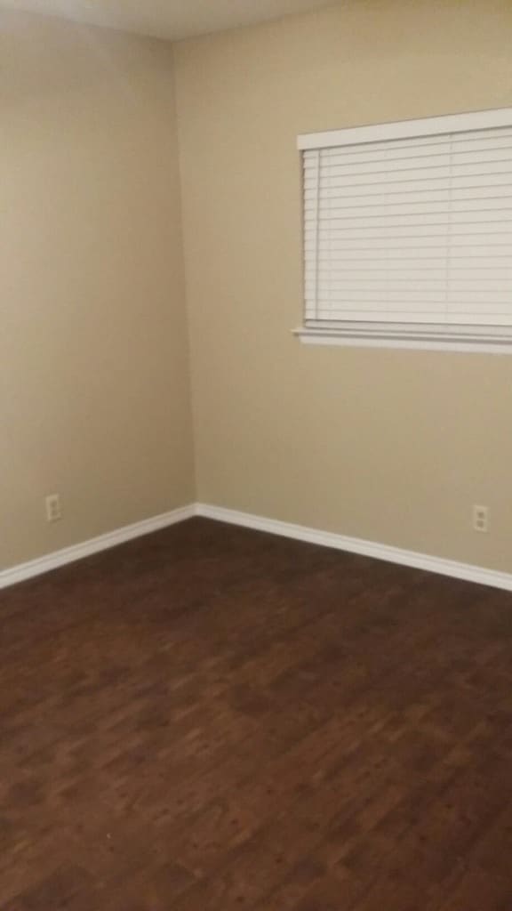 Building Photo - 804 Meadow Dale