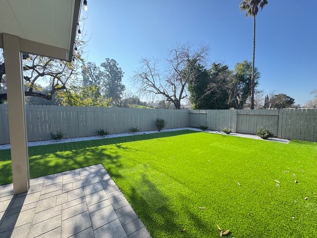 Building Photo - 2125 Athene Dr