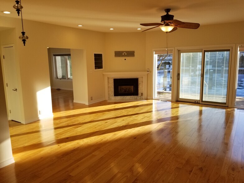 Living room - 21 Kreger Dr