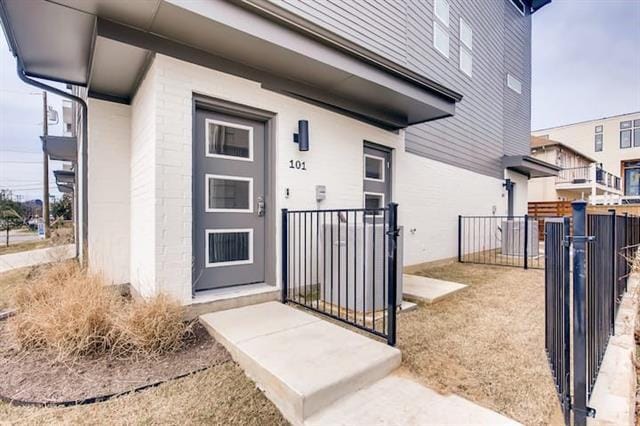 Building Photo - 2528 N Fitzhugh Ave