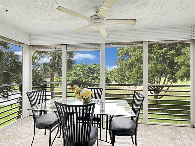 Building Photo - 3505 Oaks Way