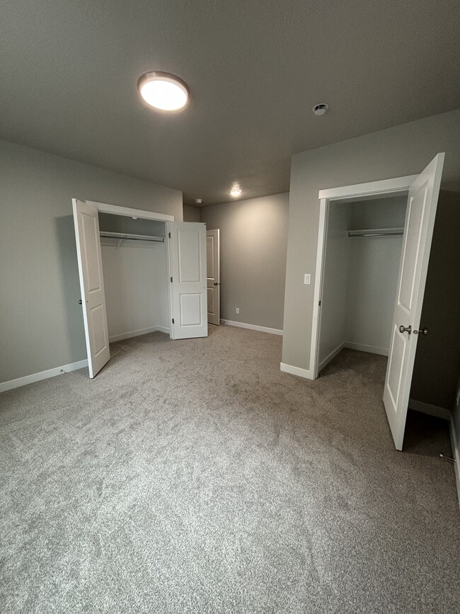Building Photo - 5375 N Sulley Way