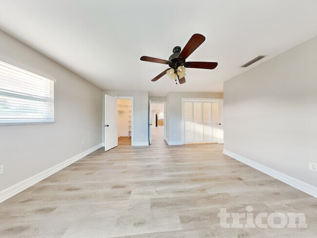 Building Photo - 331 Mendez Dr