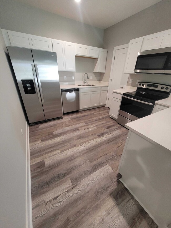 Building Photo - 3913 S Bluelake Ct