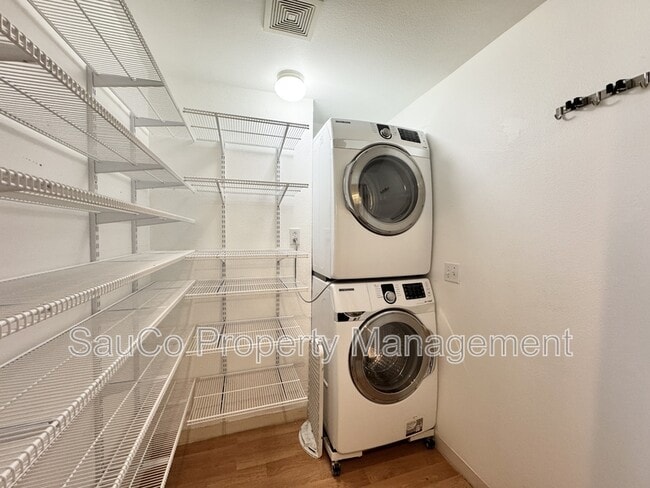 Building Photo - 951 SW 208th Pl