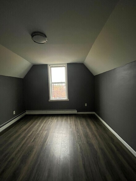 Building Photo - 176 Garfield Ave