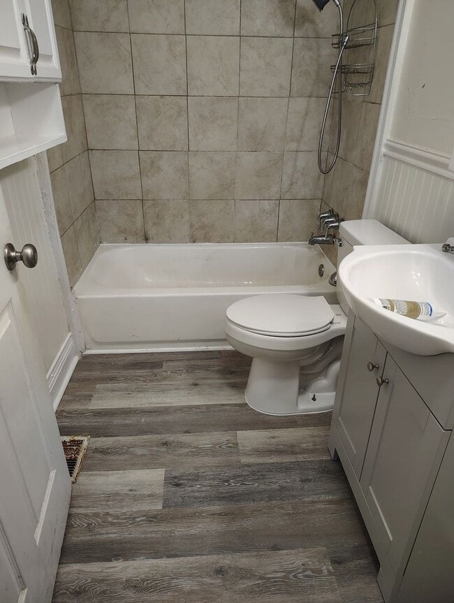 Building Photo - 4638 S McRaven Rd