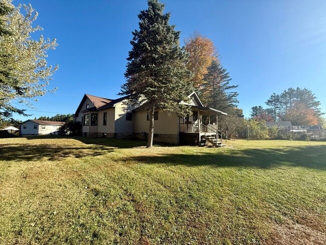 Building Photo - 3 Bed 1.5 Bath Single Family Home in Elcho