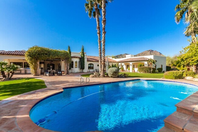 Primary Photo - MUST SEE!!! FULLY-FURNISHED LUXURIOUS 6 Be...