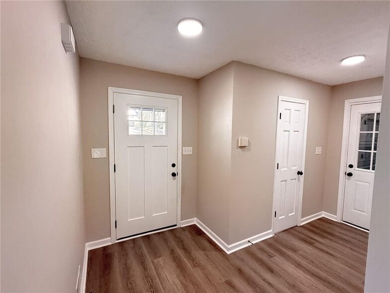 Building Photo - 2861 Spring Ridge Cir