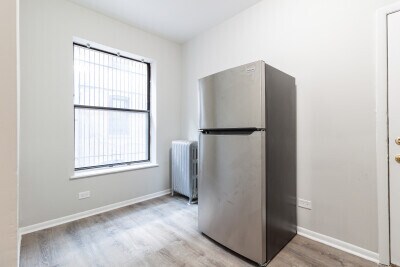 Building Photo - 7726 N Marshfield Ave