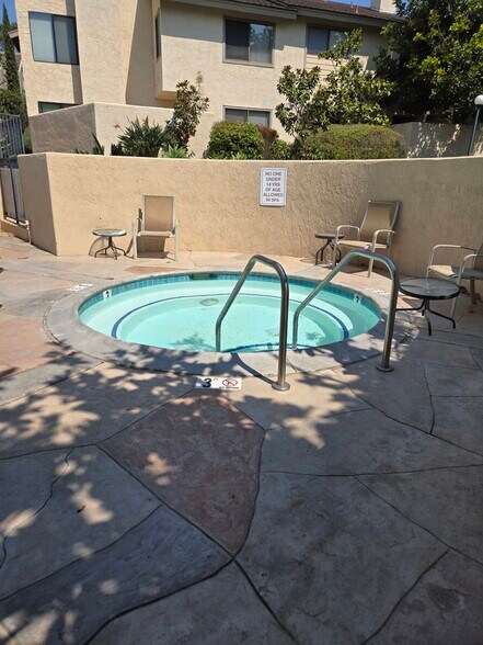 1 of the 3 jacuzzis - 8830 Via Andar