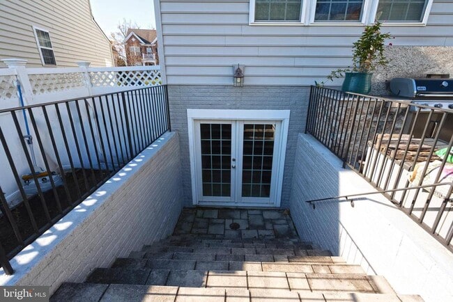 Building Photo - 9221 Clementine Ct