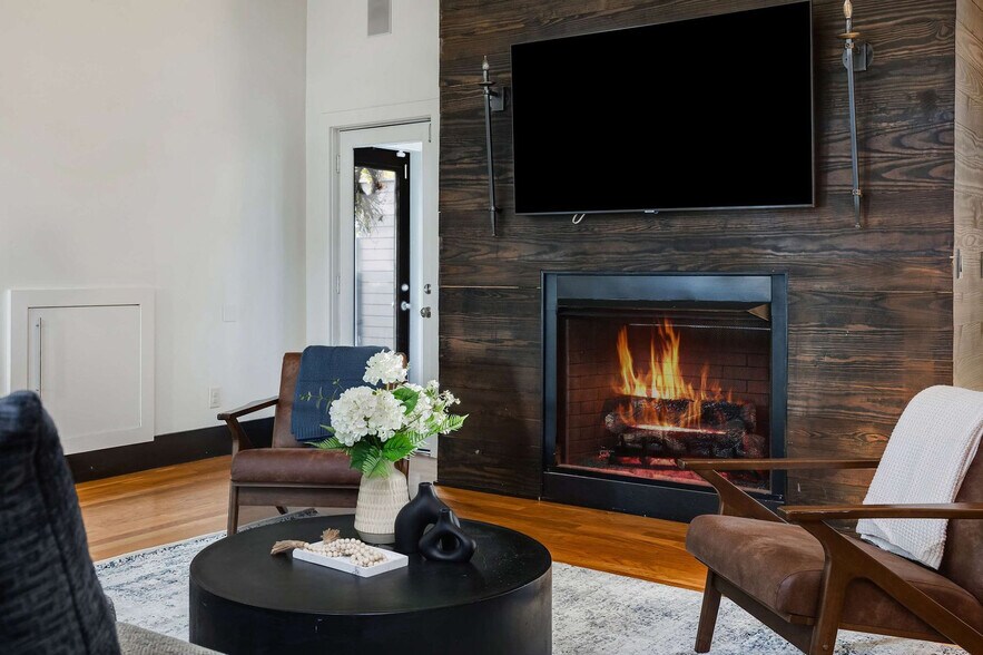 Building Photo - 1017 Halcyon Ave