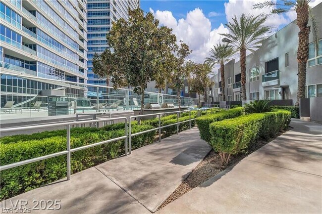 Building Photo - 4525 Dean Martin Dr