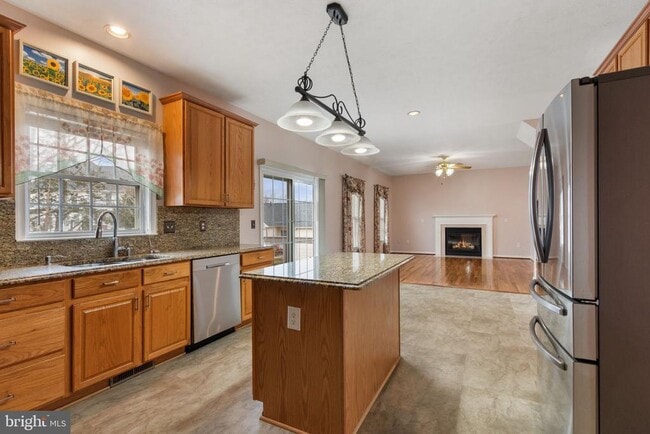 Building Photo - 6910 Governors Grant Ln