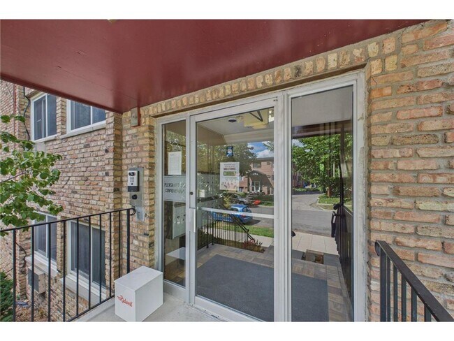Building Photo - 2630 Pleasant Ave