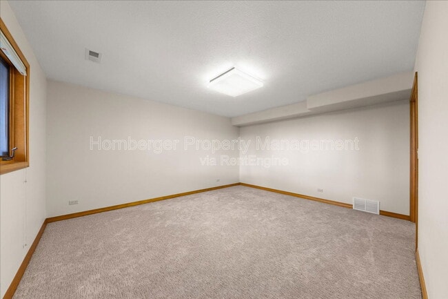 Building Photo - 5203 N Mulvaney Ct
