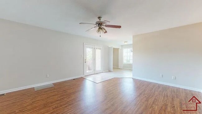 Building Photo - 1427 Lantana Ln NW