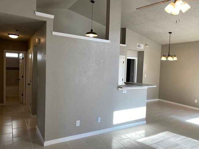 Building Photo - 2914 Royal Knoll Dr