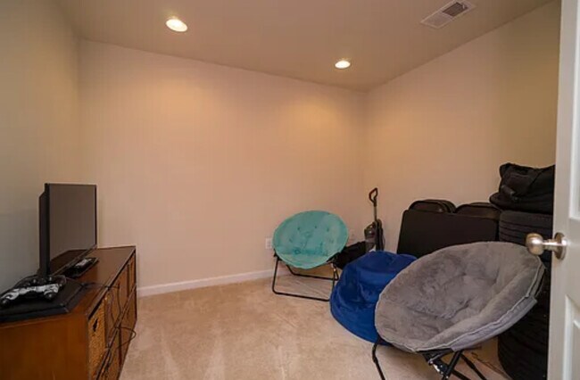 Building Photo - 23503 Forest Haven Way