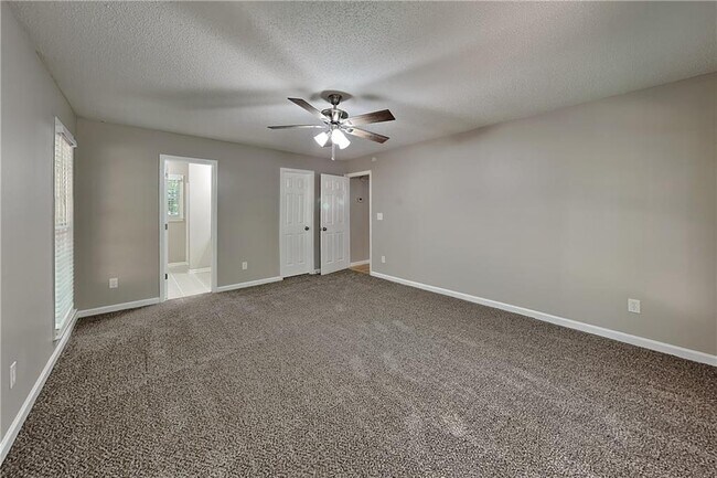 Building Photo - 339 Abbington Ln