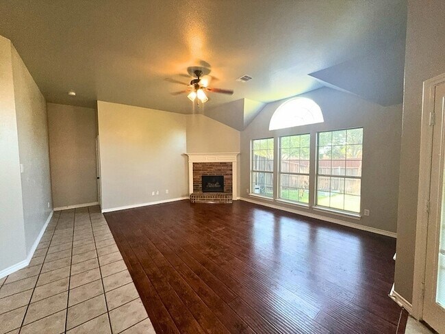 Building Photo - 1541 Mountain Laurel Ln