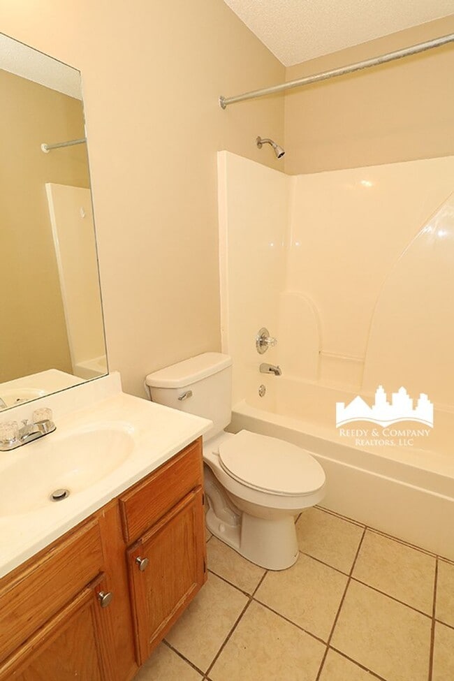 Building Photo - 275 Gracewood St