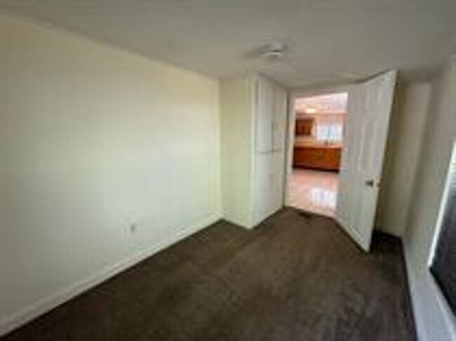 Building Photo - 311 N Bloxham Ave