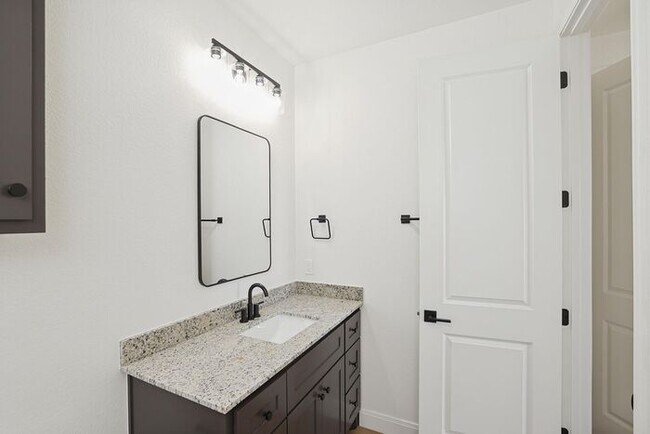 Building Photo - 19101 Sierra Madre Dr