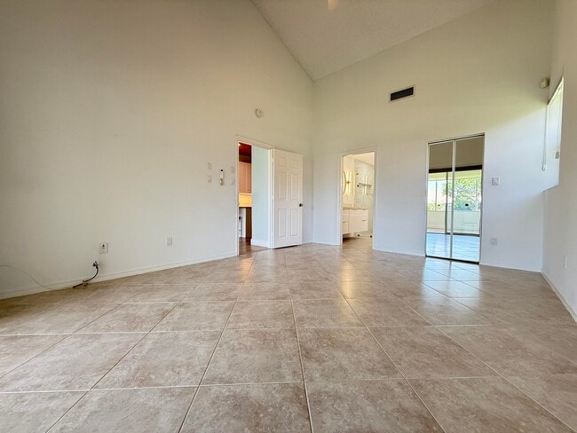 Building Photo - 225 N Lakeshore Dr