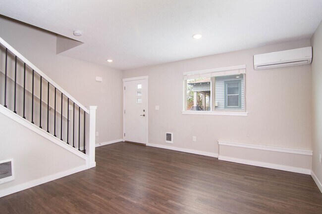 Building Photo - 317 5th St