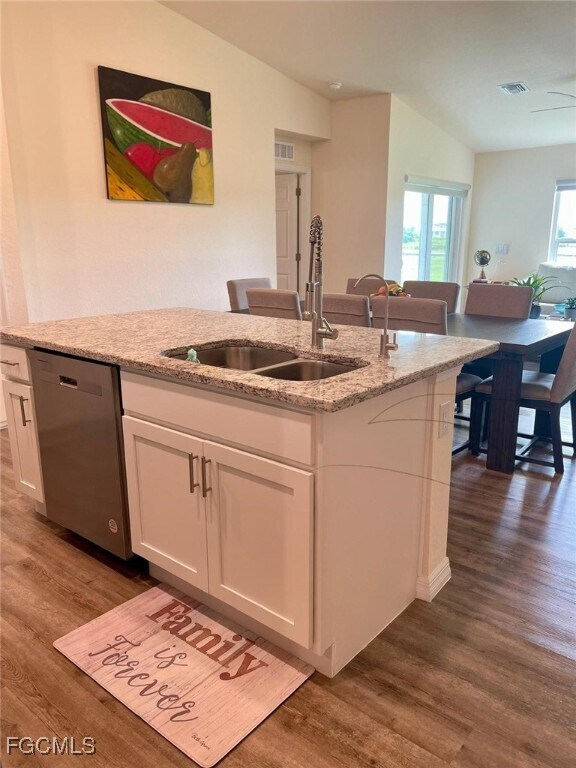 Building Photo - 9025 E Broad Ct