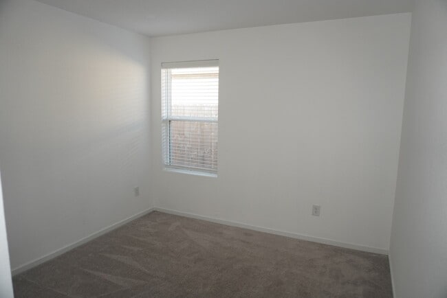 Building Photo - 16803 Great Stable Wy