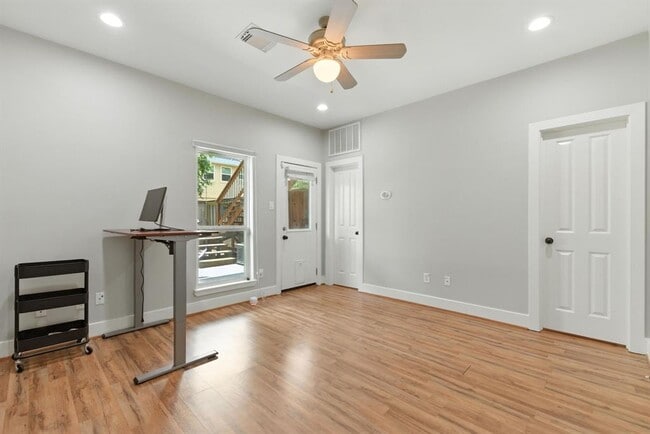 Building Photo - 1317 Bomar St