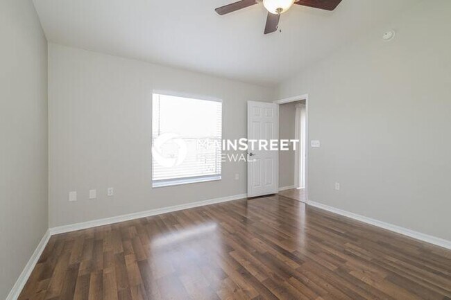 Building Photo - 3 Bedroom Pet-Friendly Home in Davenport, FL with Main Street Renewal