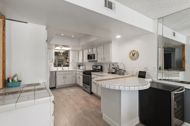 Building Photo - 49336 Eisenhower Dr
