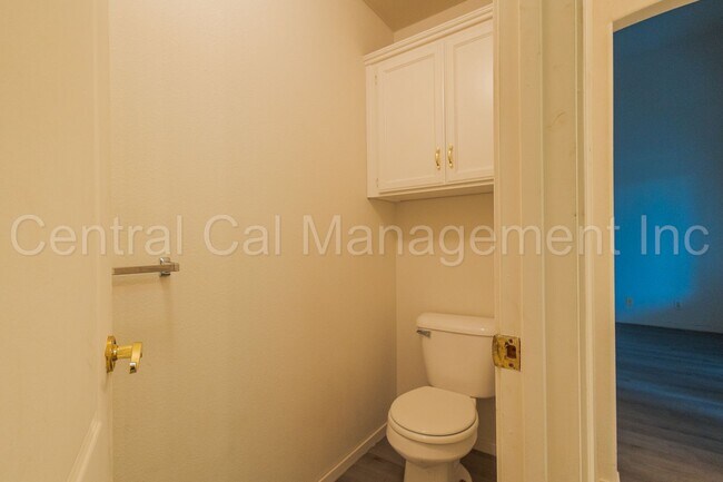 Building Photo - 3 Bedroom/2 Bath Home in RiverLakes - $225...