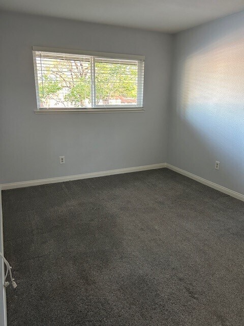 Building Photo - 1586 Border Ave