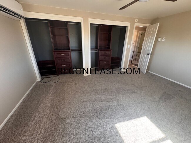 Building Photo - Spacious 4-Bedroom Home in North Springfield