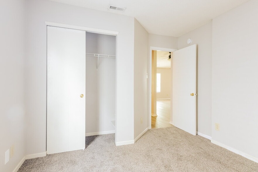 Building Photo - 2989 Hearthside Dr