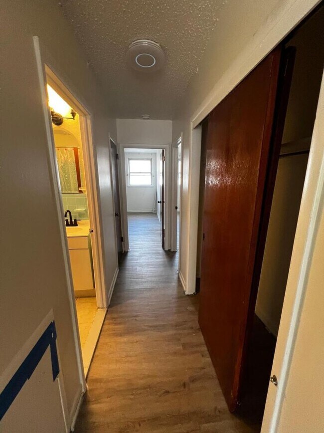 Building Photo - 4039 Balwynne Park Rd