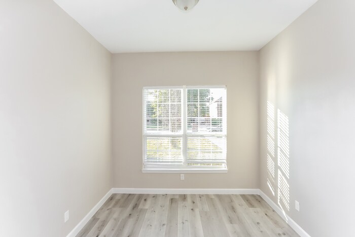 Building Photo - 721 Shady Meadow Ln