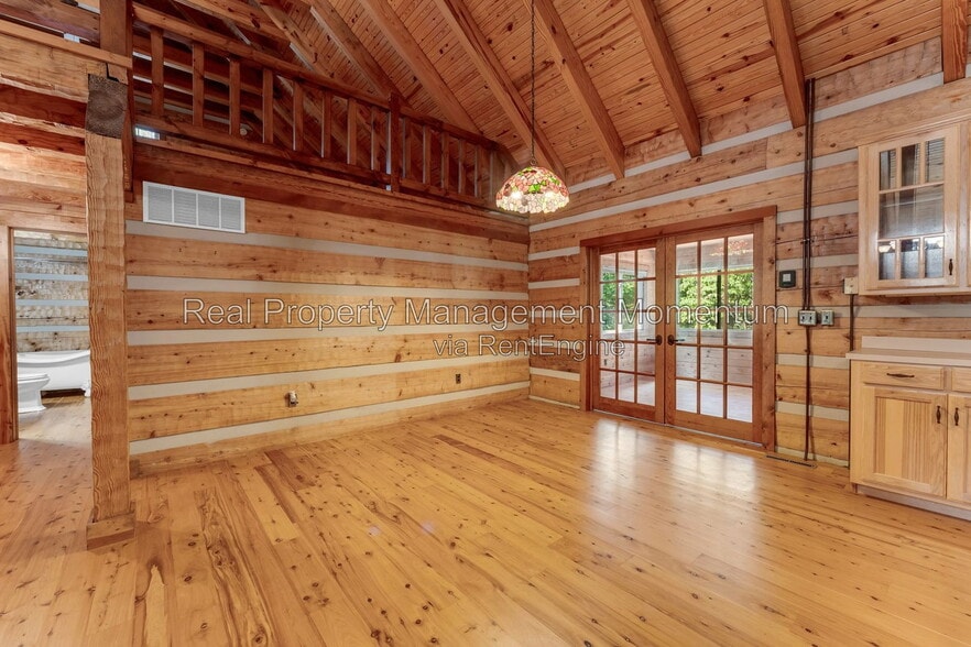 Building Photo - 225 Turkey Creek Rd