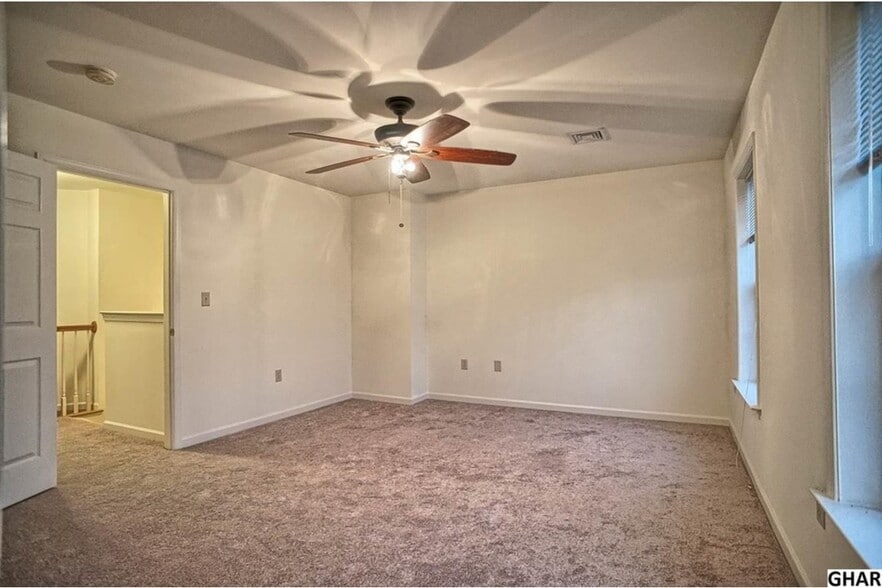 Building Photo - 479 Waterleaf Court