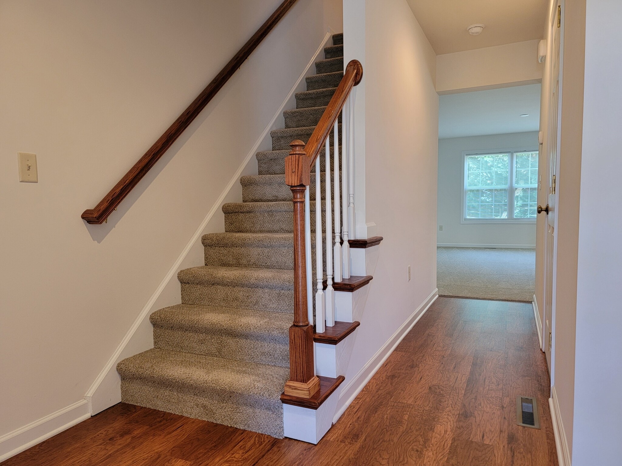 Building Photo - 402 Mount Olive Ln